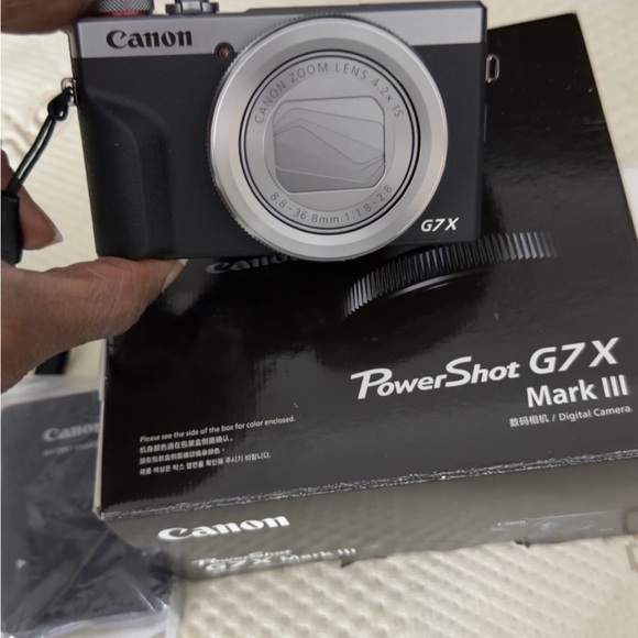 Canon G7 X Mark III - Silver & Black